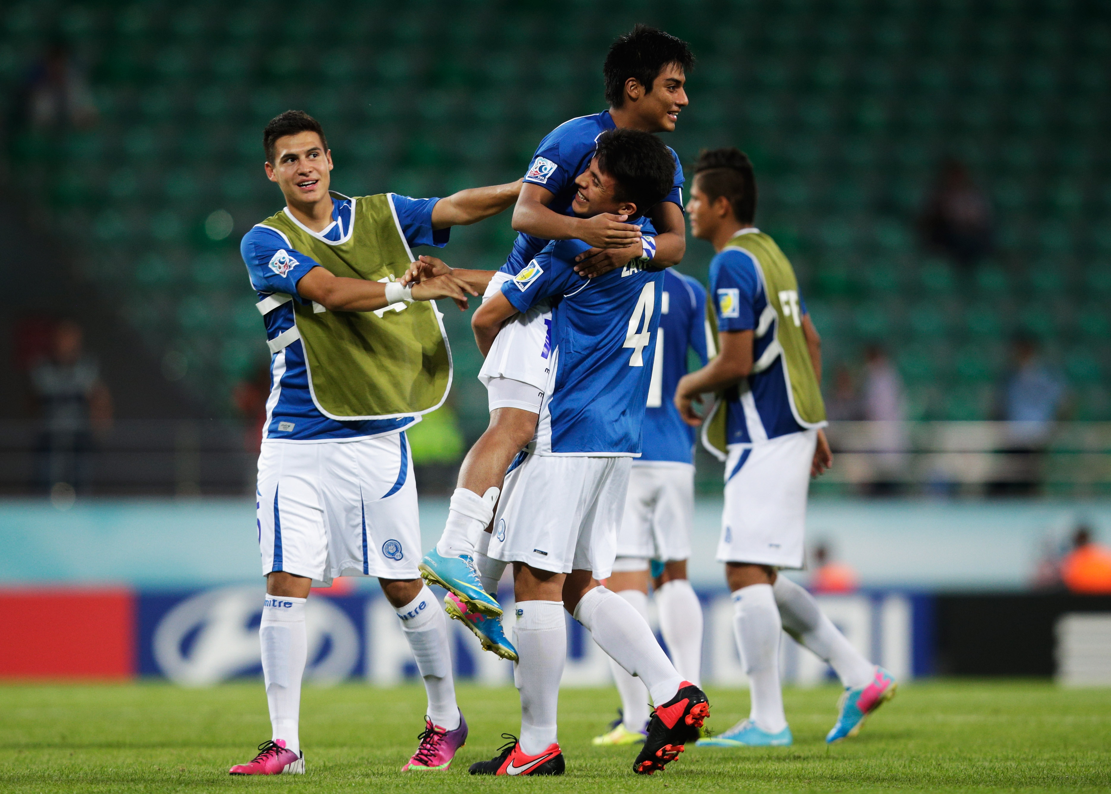 Players of El Salvador celebrate after the FIFA U-20 World Cup Group C match between Australia and El Salvado at Yeni Sehir Stadium on June 25, 2013 in Rize, Turkey. (Photo by FIFA)