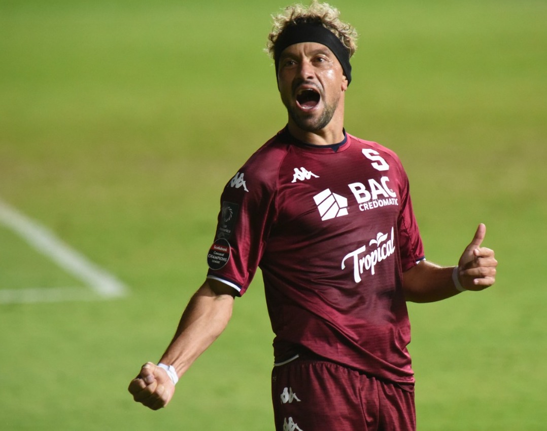 Bolanos haunts Pumas again as Saprissa battle to draw