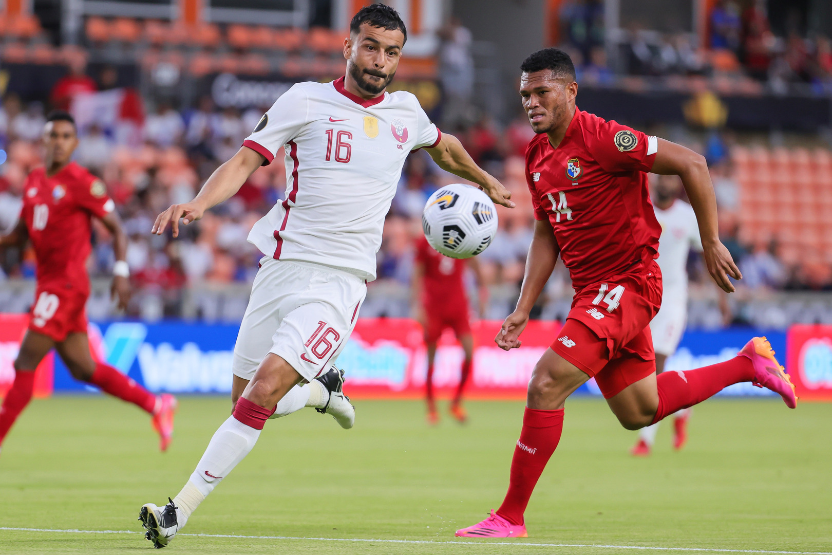 Qatar y Panamá se lucen en un empate con seis goles