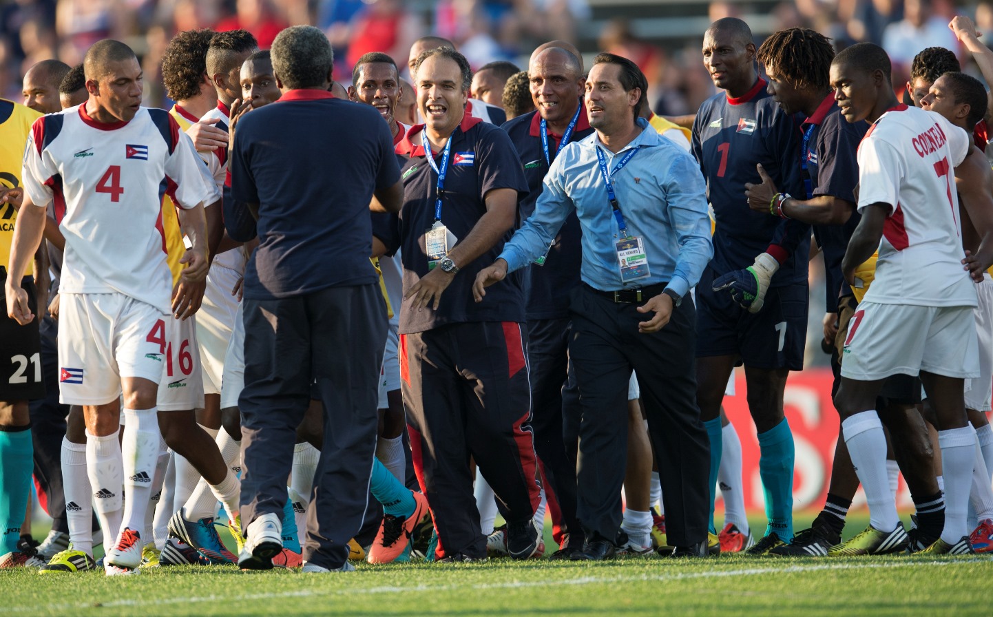 Cuba Celebra La Victoria De La Copa Oro, Y Pasa A Cuartos De Final