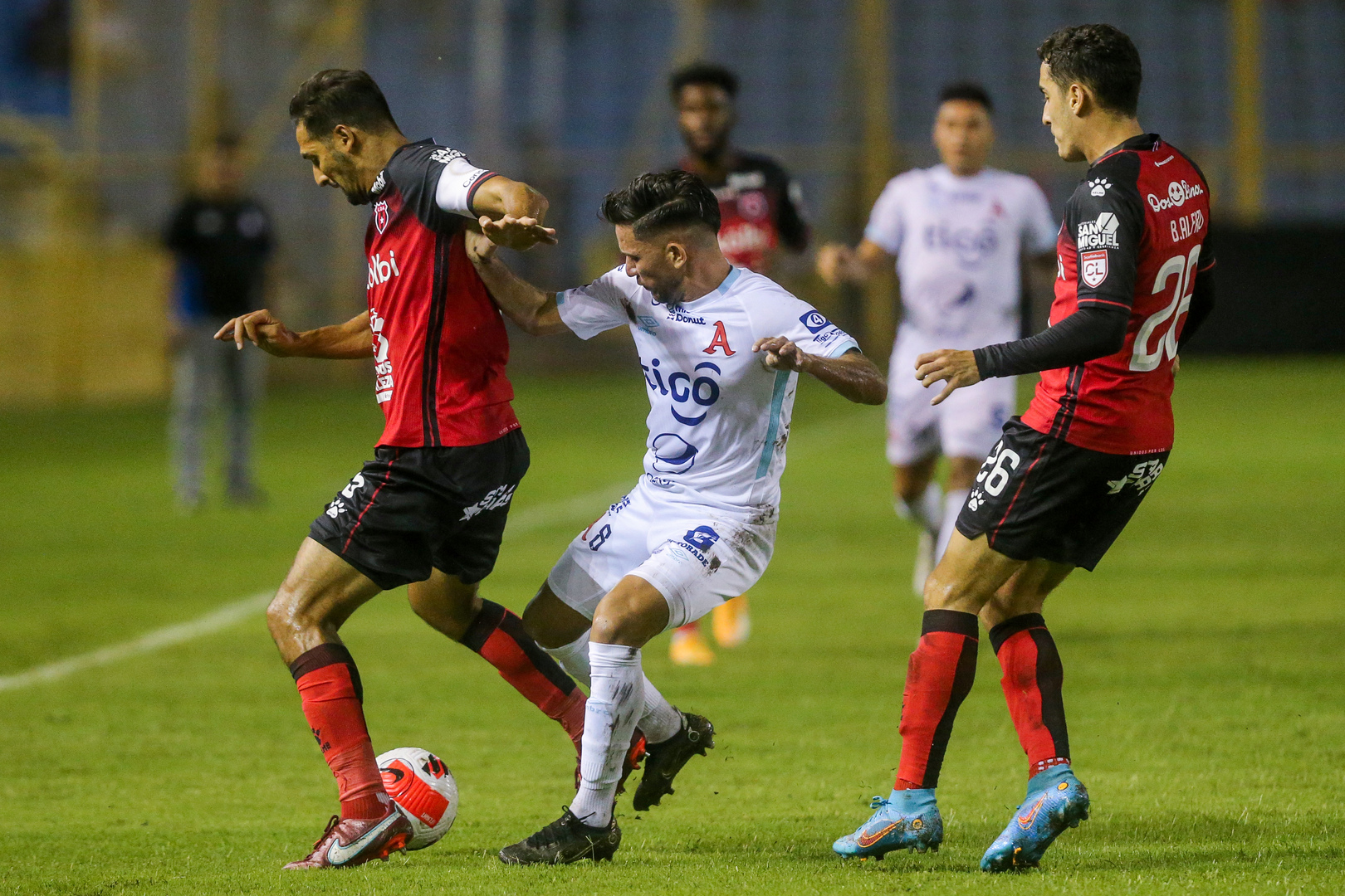 Alfaro strikes at right time for Alajuelense at Alianza