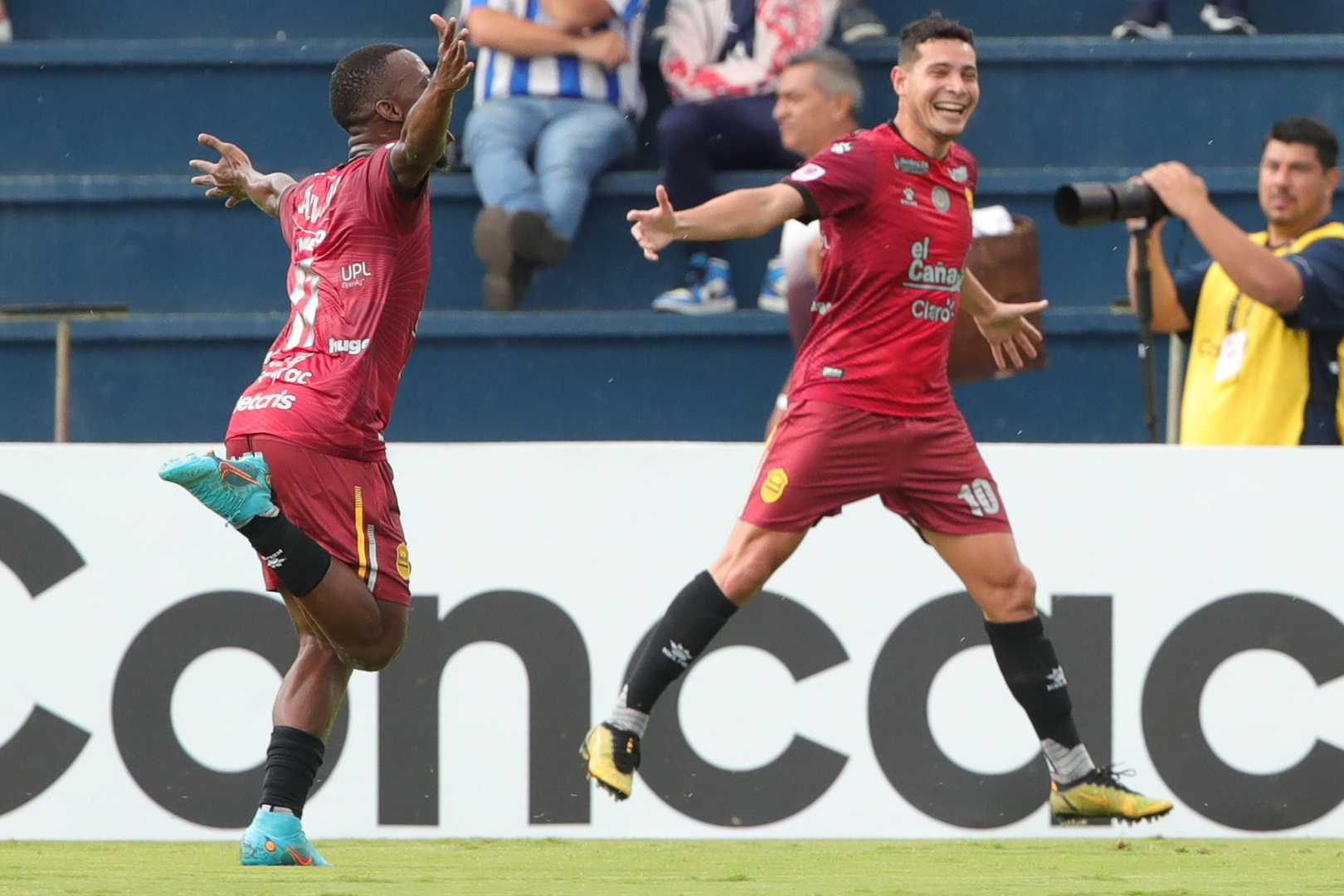 Real Espana top Cartagines to capture quarterfinal berth