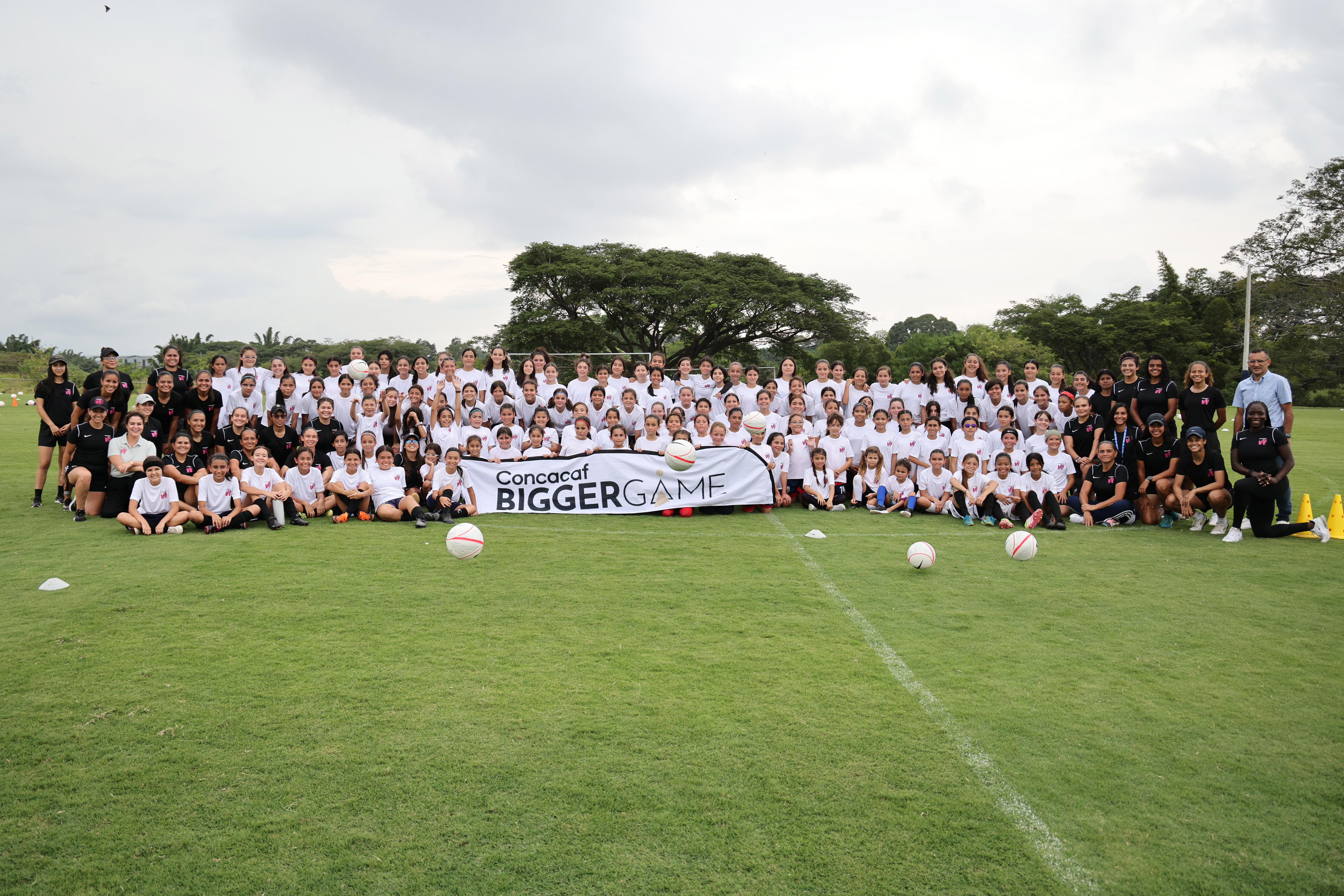 Community Service Highlights Soccer Team's Costa Rica Trip