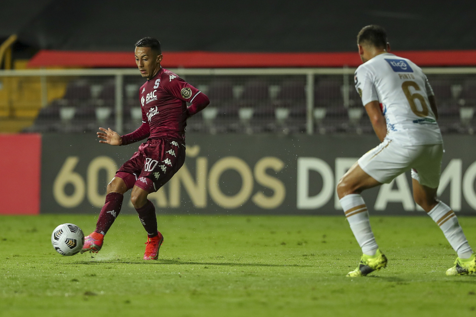 Saprissa rally from early deficit to top Comunicaciones