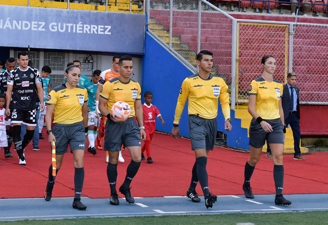 Ecuador women's national team stars' gear