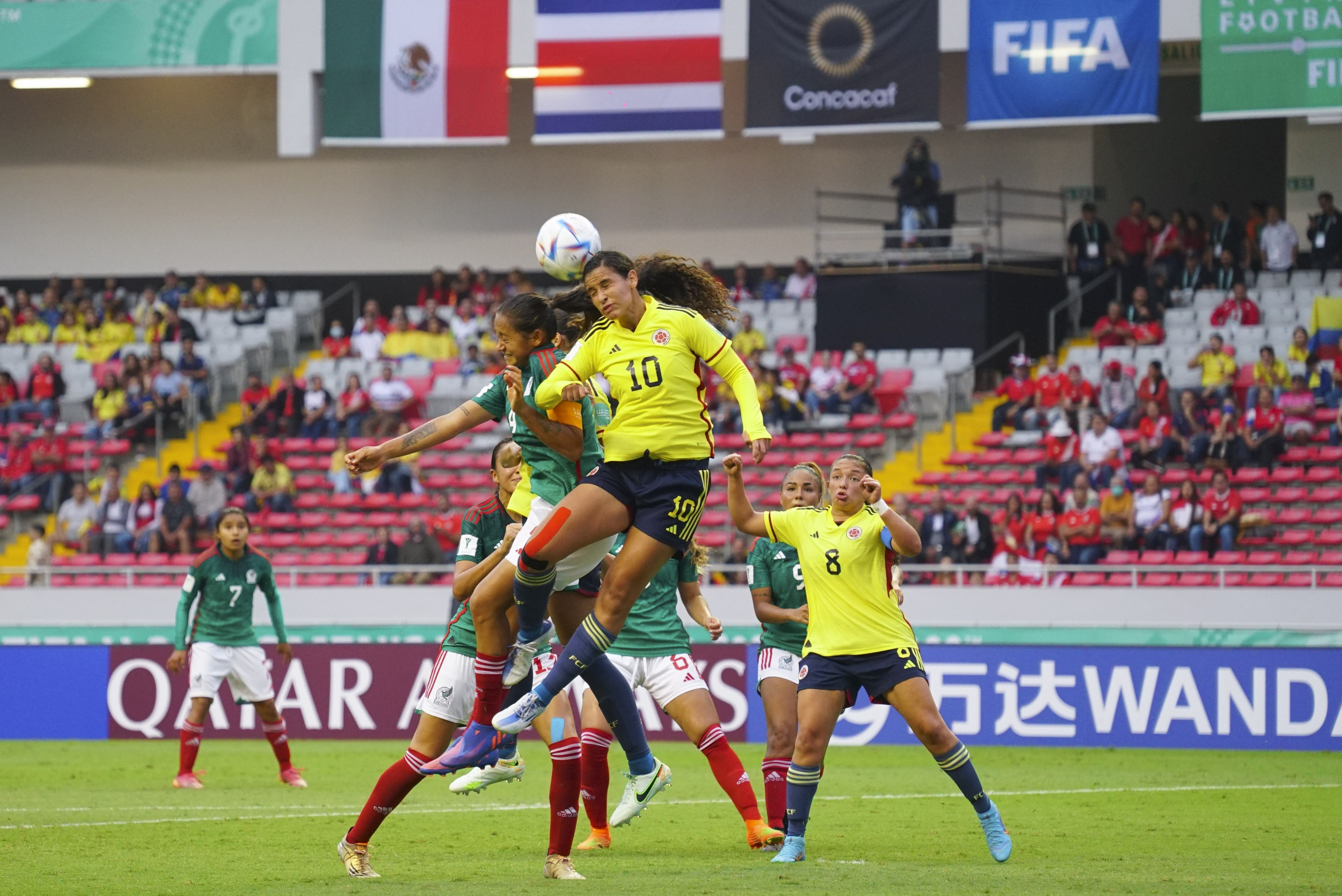 Defensive effort earns Mexico point against Colombia