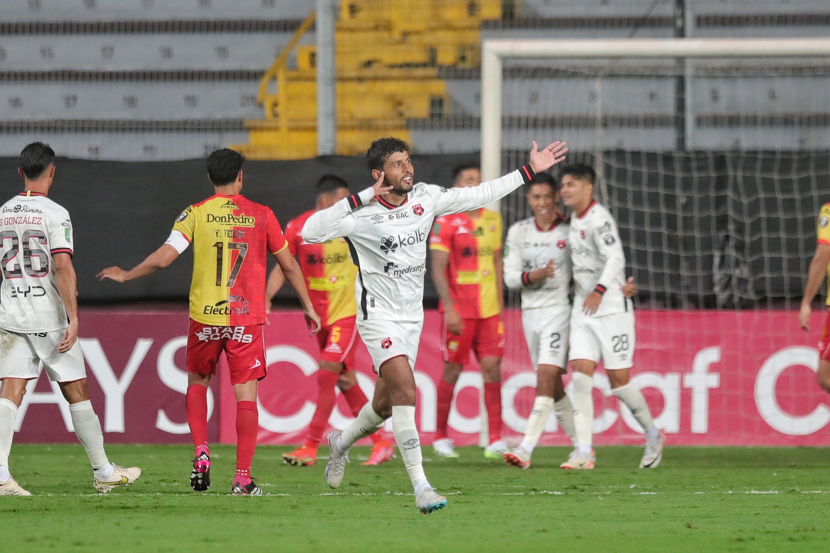 Herediano, Alajuelense produce thriller in first leg draw