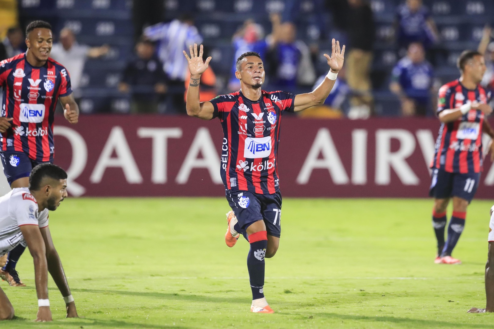 Gol tardío de Pemberton asegura clasificación en cuartos de final para  Cartaginés